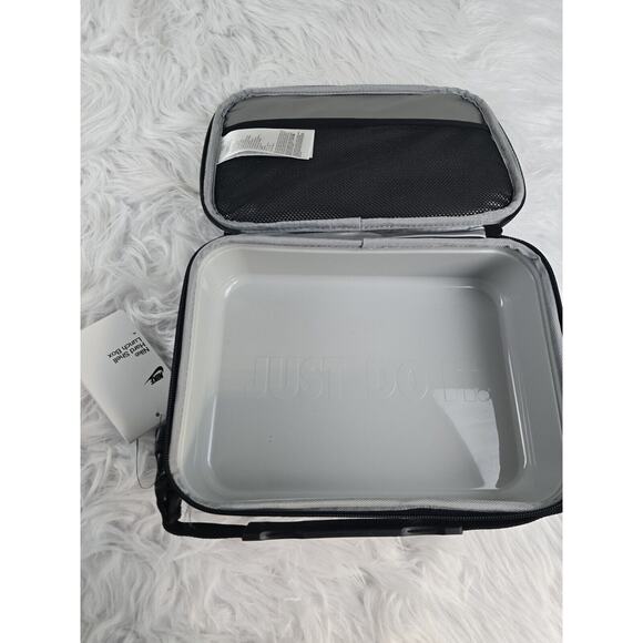 Nike Lunchbox Logo Graphic Smoke Grey Insulated Hard Shell Bag 4L New With Tags - Picture 4 of 5